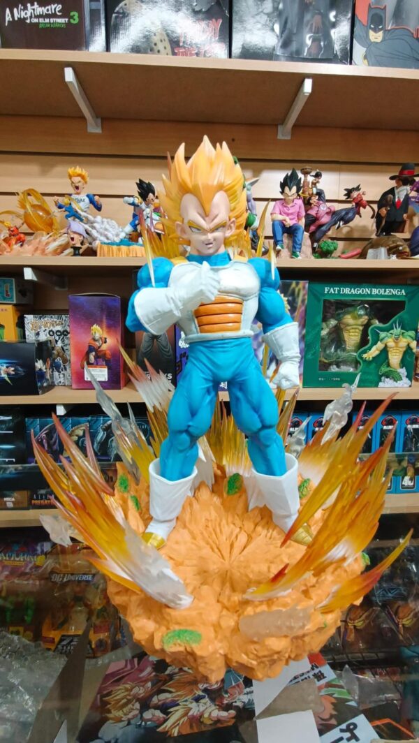 Vegeta super Saiyan power
dragón Ball Z 450
tamaño:35cm