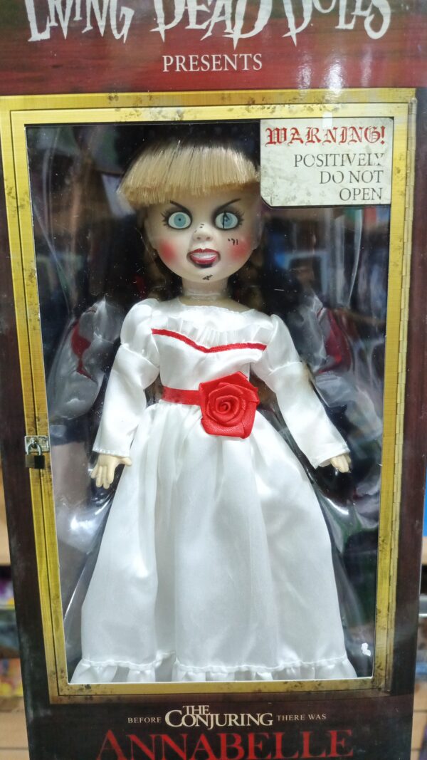 Annabelle 27 cm altura 
Dead Dolls
El Conjuro