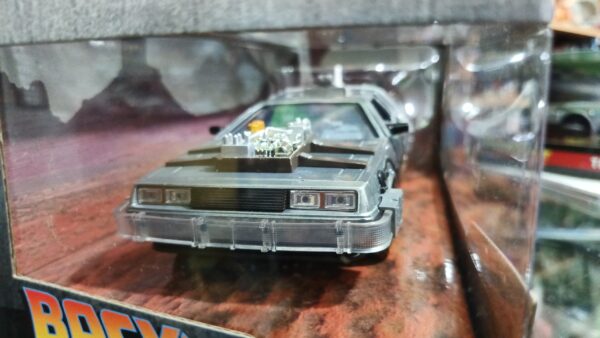 auto volver al futuro 3 delorean 
Con ruedas de rie ruedas normal
cada 1 por separado jada
