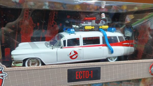 auto ecto-1 cazafantasma 
jada