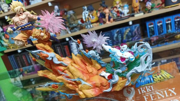 Goku y Picolo VS radic 276
Tamaño:20cm de alto y ancho 33cm