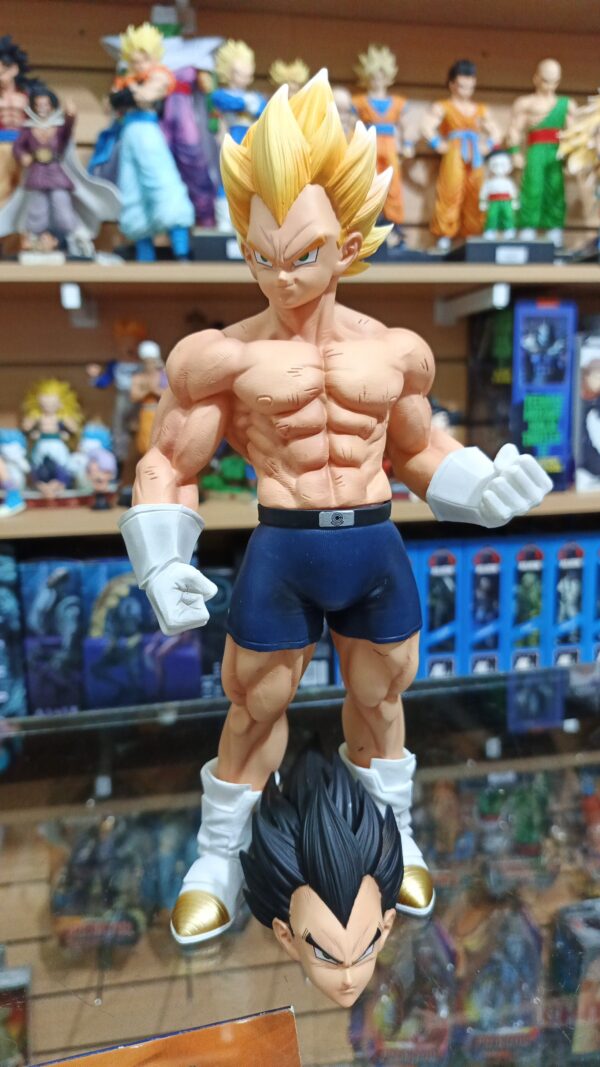 Vegeta ssj 175
Cabeza intercambiables 
Tamaño:28cm