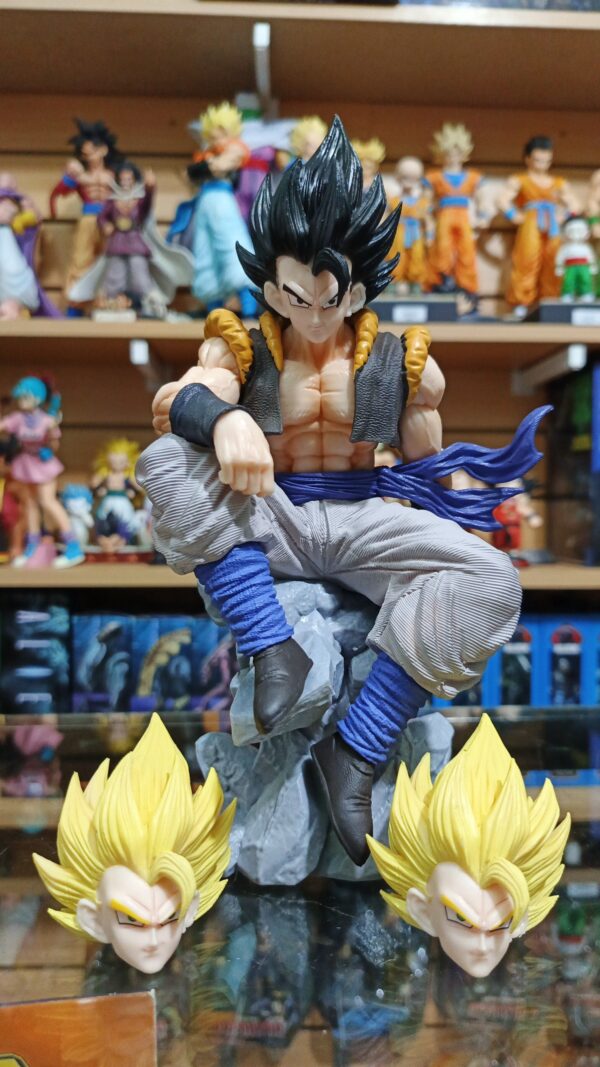 Vigito cabeza intercambiables 163
fusion Goku y vegeta
Tamaño:23cm
Precio:35mil