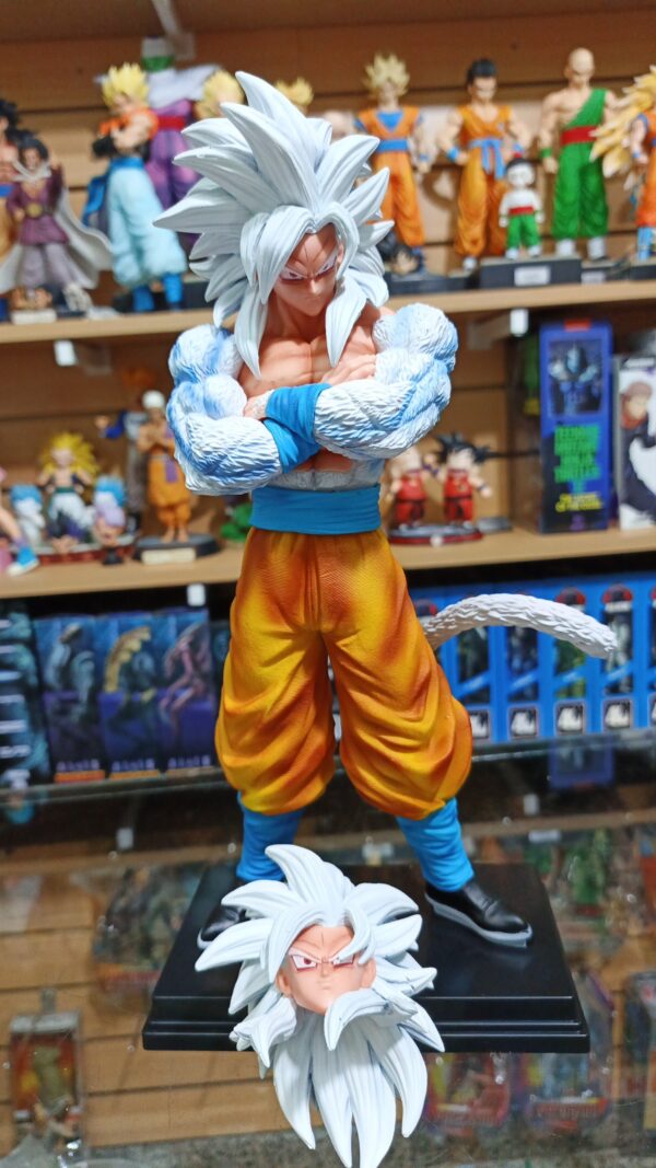 Goku f 5? 248
Tamaño:31cm
