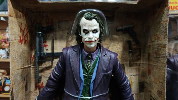 Joker 
Tamaño:46cm
Es bootleg