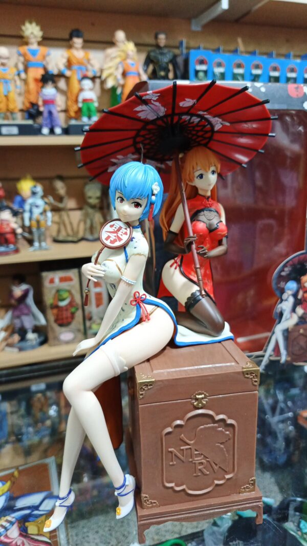 Evangelion 
Azuka & Rei
Tamaño:27cm con el ☂️ un poco más