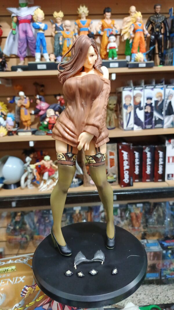 H 200
Tamaño:29cm
Se le puede sacar la ropa