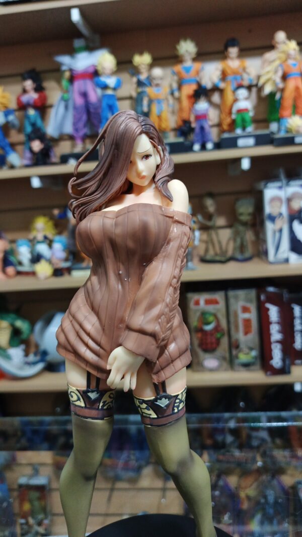 H 200
Tamaño:29cm
Se le puede sacar la ropa