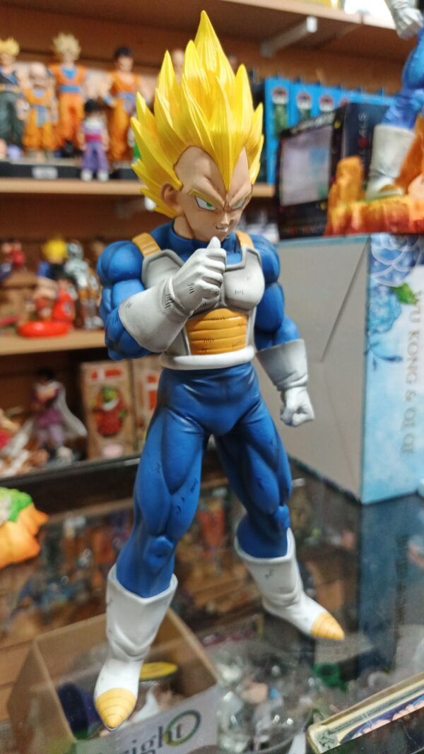 vegeta 
Dragón Ball Z 
tamaño:30cm