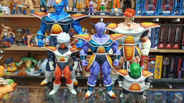 Fuerzas especiales Ginyu
Dragón Ball Z
Tamaño:Guldo 12cm
Capitán Ginyu 25cm
Rikum:31cm
Jheese:22cm
Butta:34cm
104d