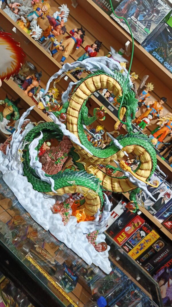 Shen Long y Goku 1067/14
Dragón Ball 
Tamaño:50cm de alto ancho 49cm