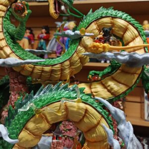 Shen Long y Goku 1067/14
Dragón Ball 
Tamaño:50cm de alto ancho 49cm