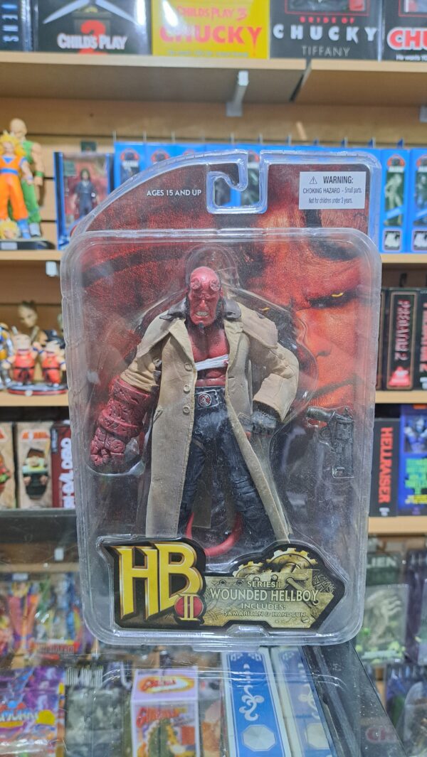 hellboy herido con la lanza del príncipe Nuada
200/14