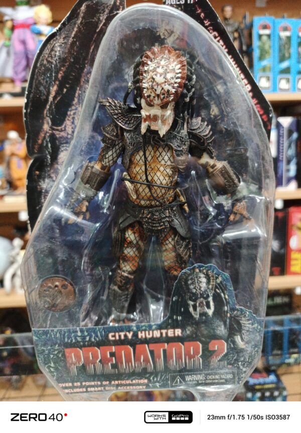 City Hunter 
Predator 2
tamaño:18cm