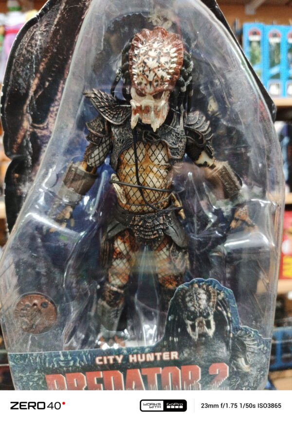 City Hunter 
Predator 2
tamaño:18cm