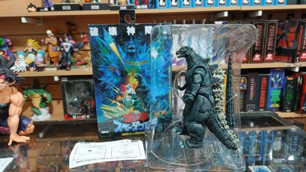 Godzilla 228/18
65
Tamaño:17cm
Precio:55mil