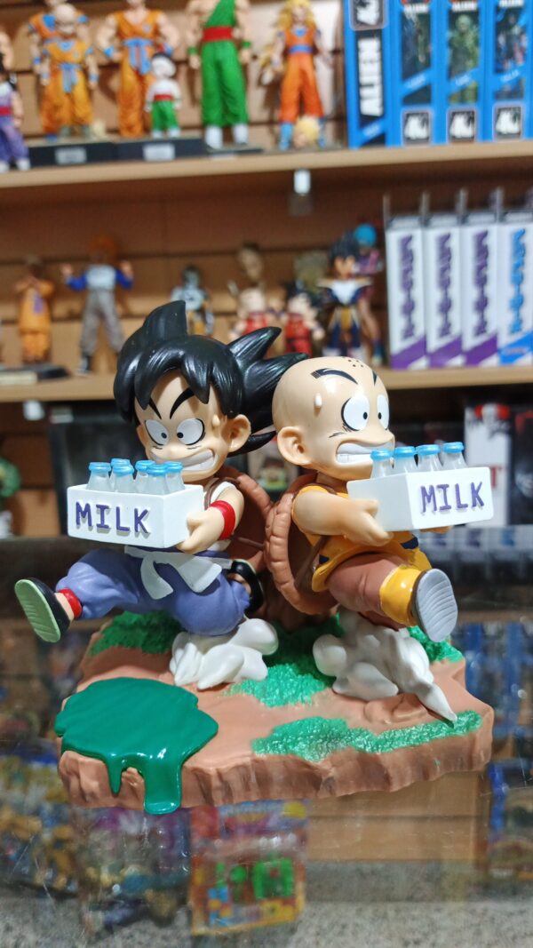 Goku y Krilin MILK 190/12.5
Dragón Ball Z 
Tamaño:14cm