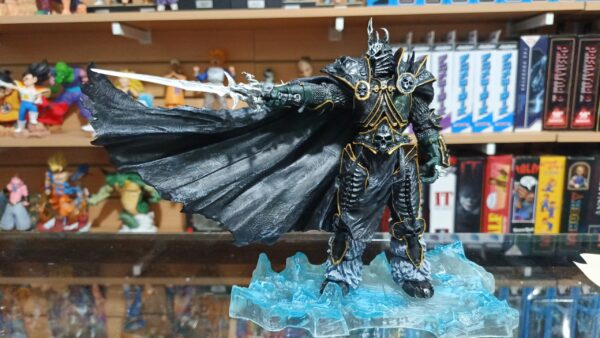 Arthas 12.5 / 295
El rey exánime
Warcraft
Tamaño:22cm