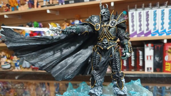 Arthas 12.5 / 295
El rey exánime
Warcraft
Tamaño:22cm