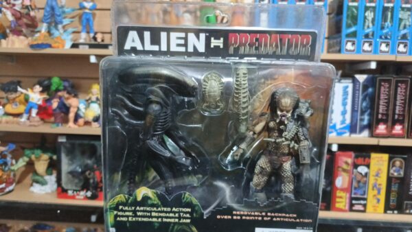 Aliens VS depredador 450/12.5
con sus casco 🪖 de guerra