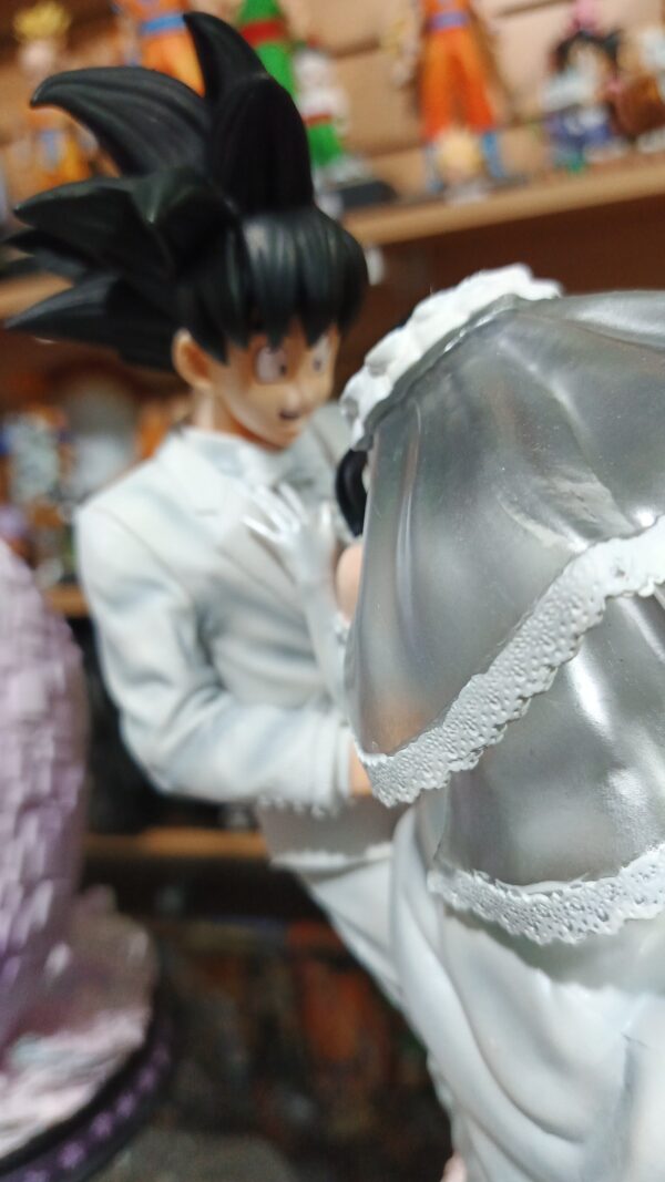 Goku milk Boda 
Dragón Ball
Tamaño:31cm