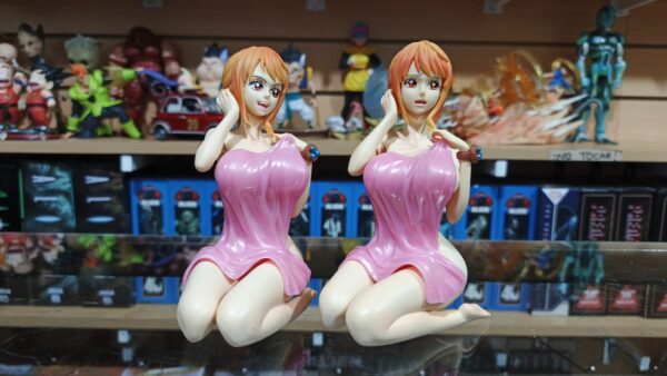 Nami X2 220
One Piece
Tamaño:15cm