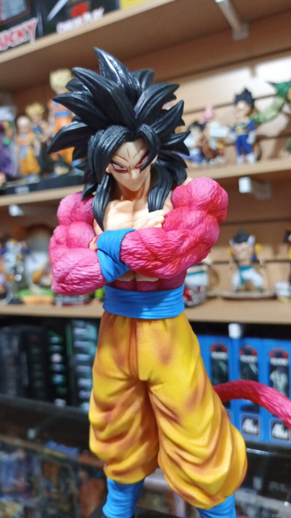 Goku ssj4  face 4 
Dragón Ball GT
Tamaño;31cm
Cabeza intercambiables