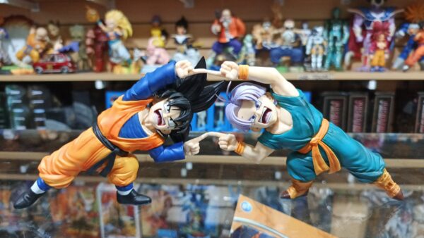 Goten y trunks 210 fusion gotenks 
Dragón Ball Z 
Tamaño:29cm de ancho