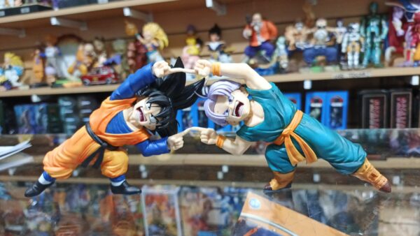 Goten y trunks 210 fusion gotenks 
Dragón Ball Z 
Tamaño:29cm de ancho