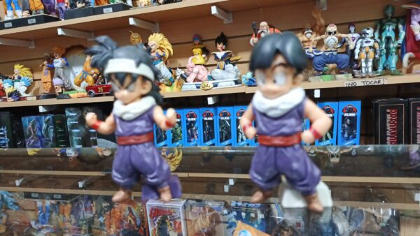 Gohan X2.   40
Dragón Ball Z 
Tamaño:13cm