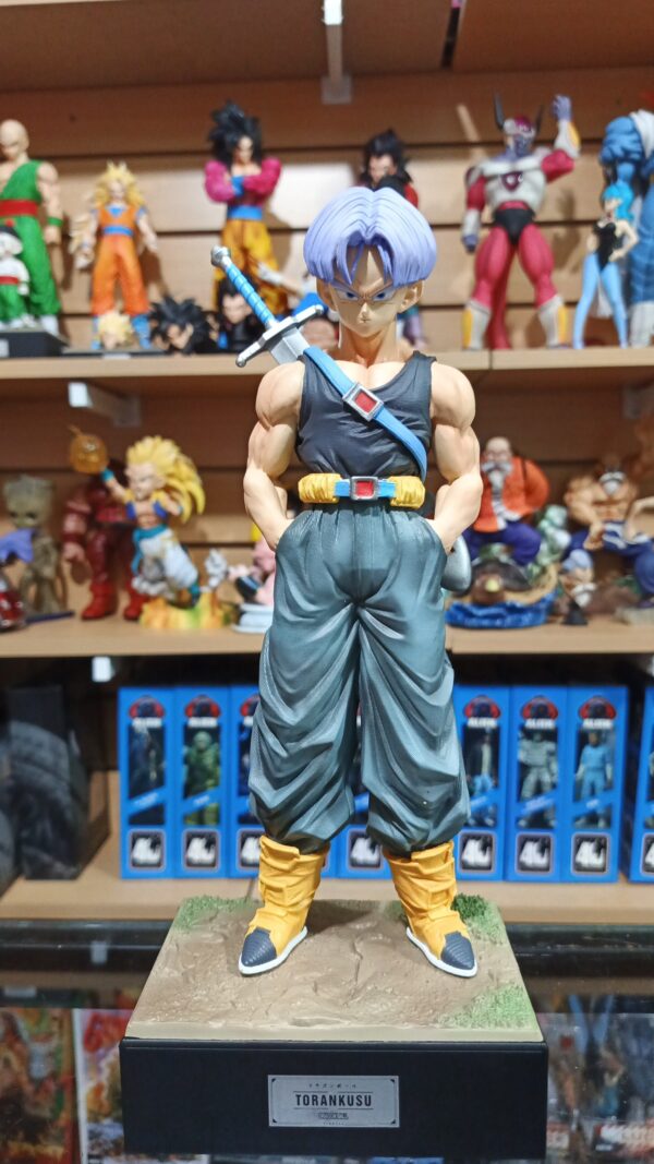 Trunks cabeza intercambiables 160
Dragón Ball Z 
Tamaño:30cm