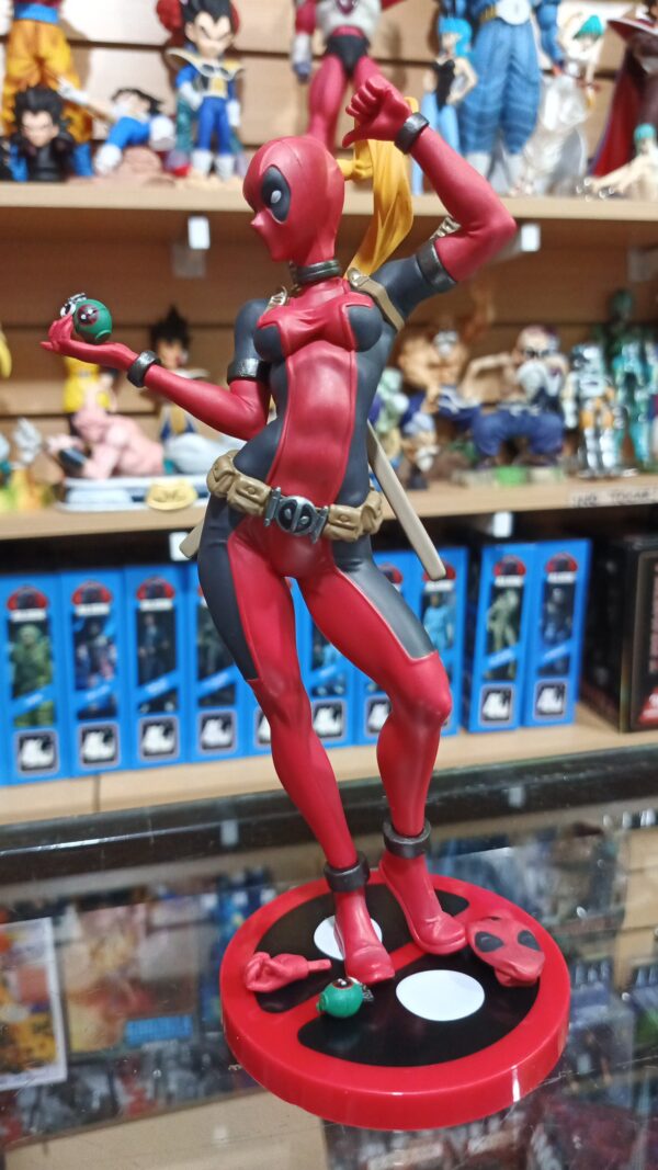 Lady deadpool 120
Tamaño:24cm
Precio:50mil
