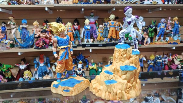 Goku VS Freezer 280/1500
Dragón Ball Z 
tamaño: Freezer 31cm
Goku:26cm