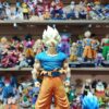 Goku Super Saiyan y blue 180
Dragón Ball Super 
Tamaño:32cm