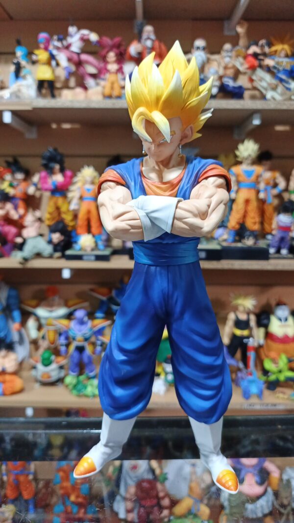 Vegito
Dragón Ball Z
Tamaño:31cm