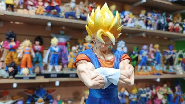 Vegito
Dragón Ball Z
Tamaño:31cm