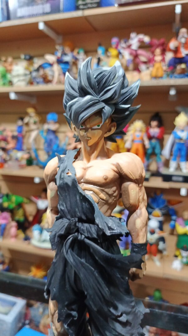 Goku  230
Dragón Ball?
Tamaño:34cm