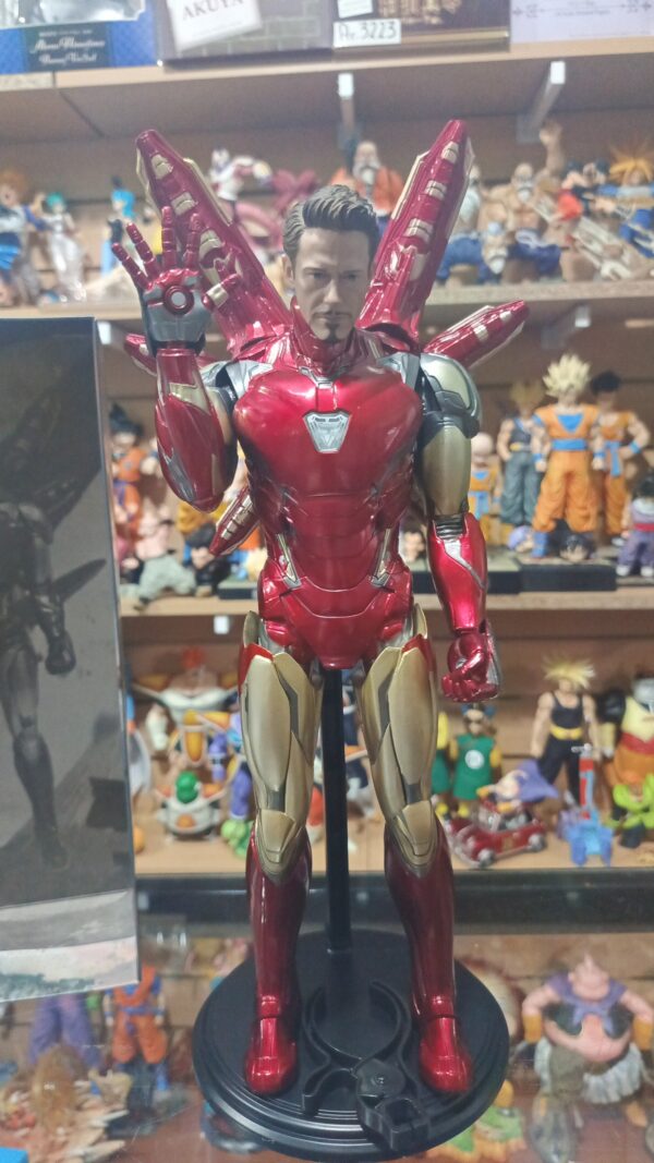 iron man Tony Stark 480 
Marvel 
Tamaño:38cm
