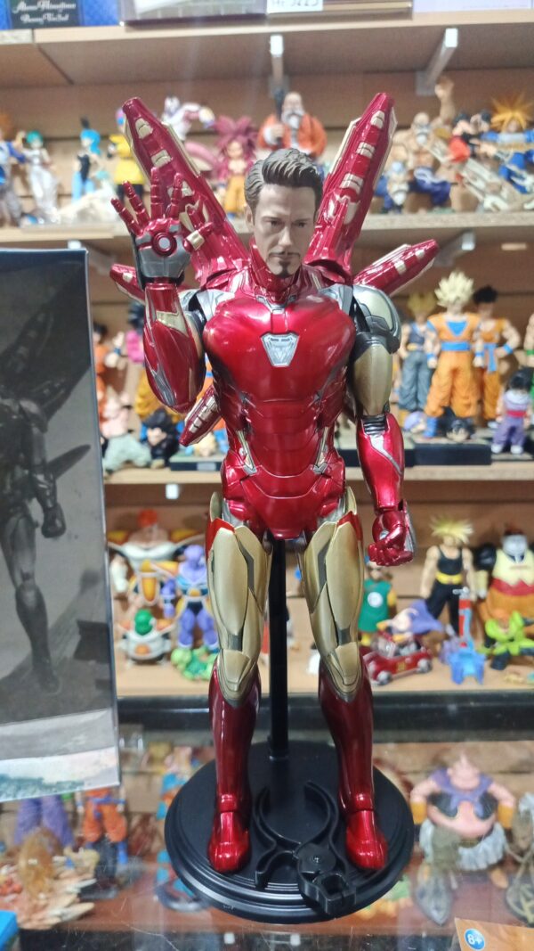 iron man Tony Stark 480 
Marvel 
Tamaño:38cm