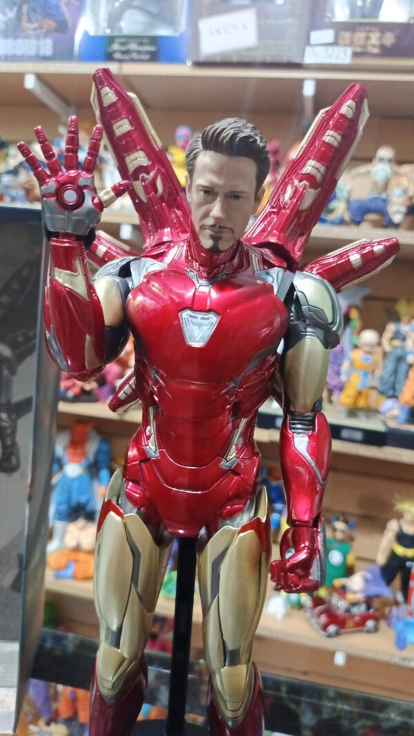 iron man Tony Stark 480 
Marvel 
Tamaño:38cm
