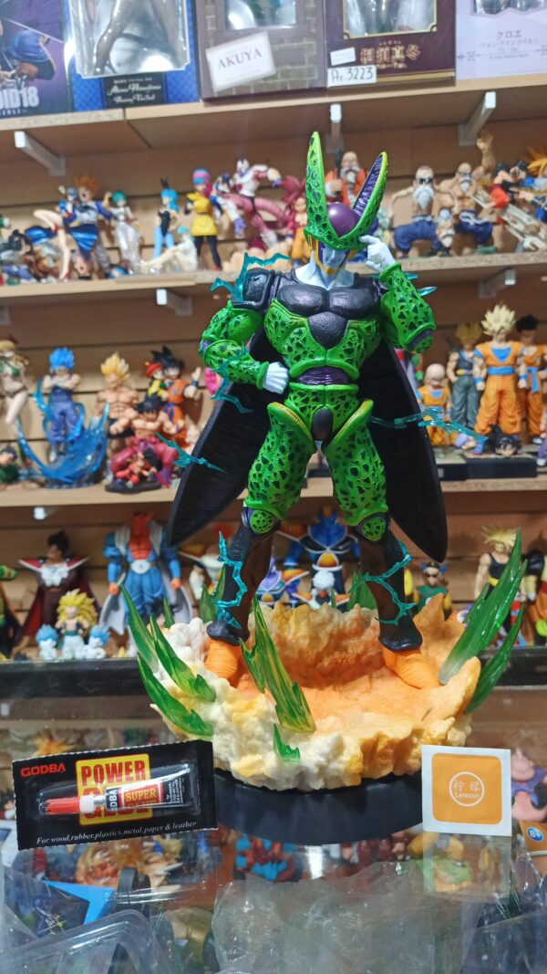 Cell perfecto 520
Dragón Ball Z 
Tamaño:42.5
Vino con el pegamento Godba