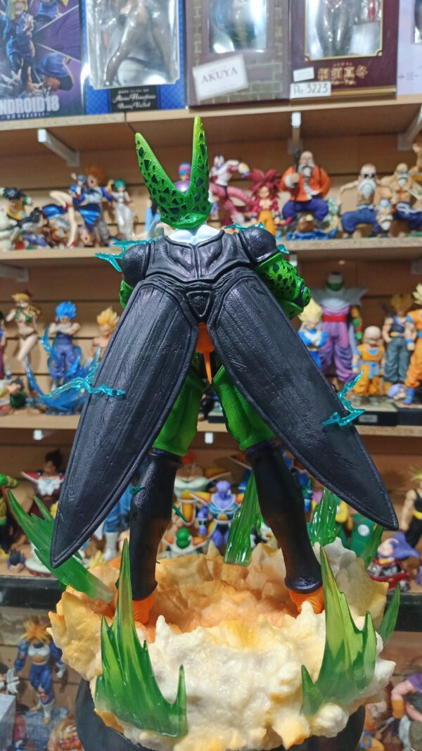 Cell perfecto 520
Dragón Ball Z 
Tamaño:42.5
Vino con el pegamento Godba