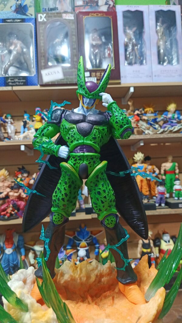 Cell perfecto 520
Dragón Ball Z 
Tamaño:42.5
Vino con el pegamento Godba