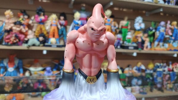 Majin Buu 80
Dragón Ball 
Tamaño:13cm