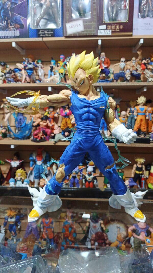 Vegeta majin 350
Dragón Ball Z 
Tamaño:43cm