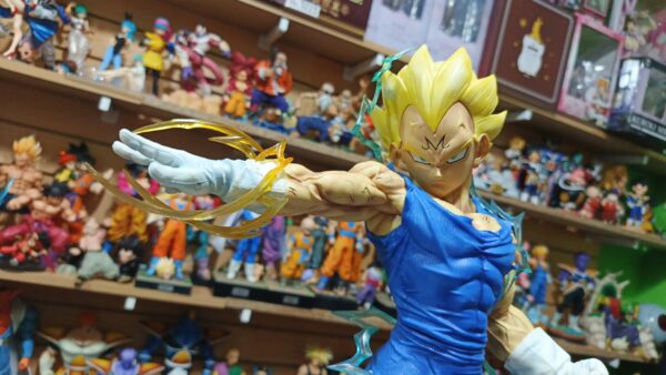 Vegeta majin 350
Dragón Ball Z 
Tamaño:43cm