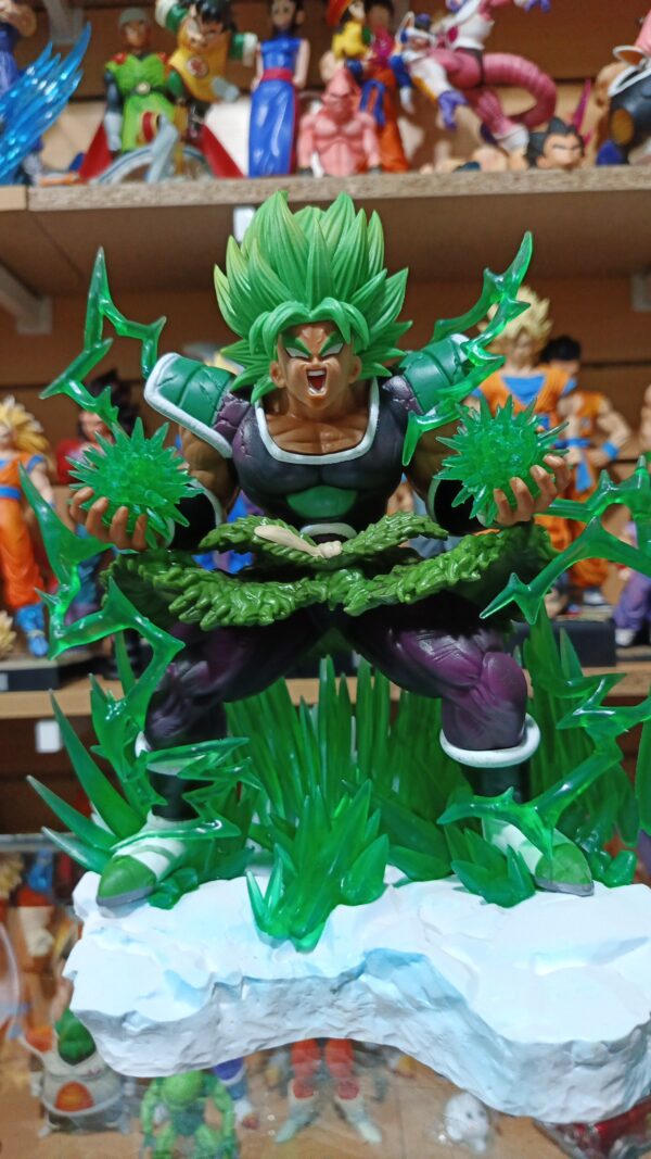 Broly
Dragón Ball Z 
Tamaño:26cm