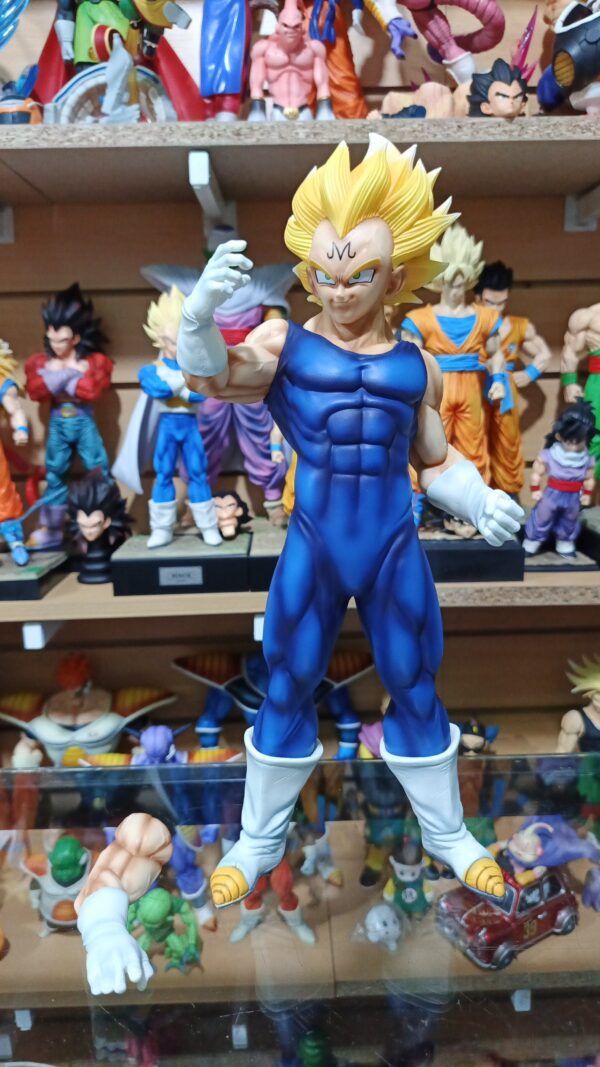 majin vegeta 
Dragón Ball Z 
Tamaño:35cm