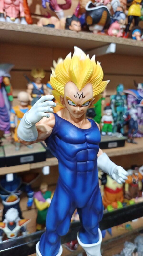 majin vegeta 
Dragón Ball Z 
Tamaño:35cm