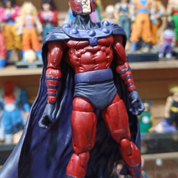 Magneto 
X-men
Tamaño:21cm